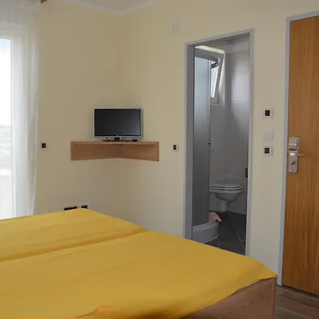 格尔吉克住宿加早餐旅馆 3*